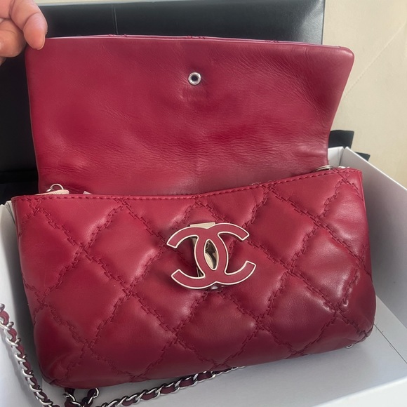 Chanel Stitches Diamonds Flap Bag - Picture 6 of 14